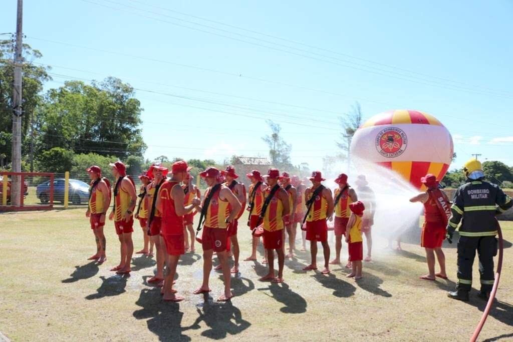 CORPO DE BOMBEIROS DE PASSO DE TORRES  REALIZA FORMATURA DE NOVOS GUARDA-VIDAS