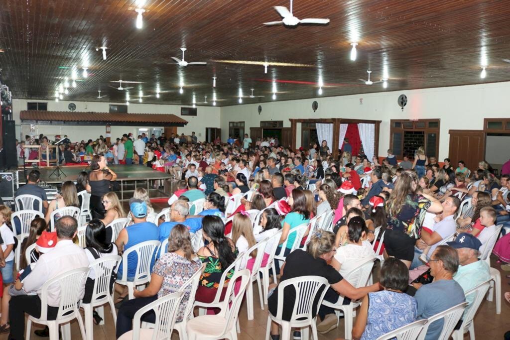 MAIS DE 700 PESSOAS PARTICIPAM  DO 3º NATAL EM FAMÍLIA EM MORRINHOS DO SUL