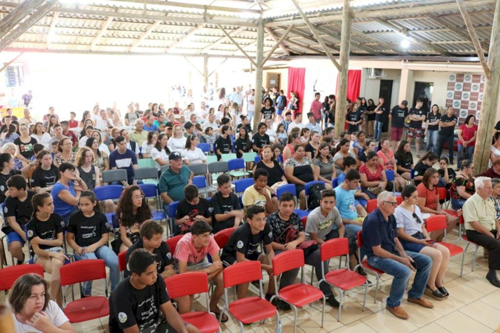 SUCESSO NA 1ª MOSTRA VIDA E SAÚDE DO  PROJETO DROGAS#PENSEBEM DE MAMPITUBA