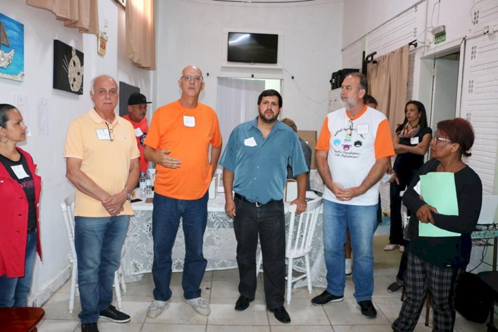 PRESIDENTE DA APAE DE PASSO DE TORRES EDUARDO MAURER É REELEITO  COM 79% DOS VOTOS VÁLIDOS