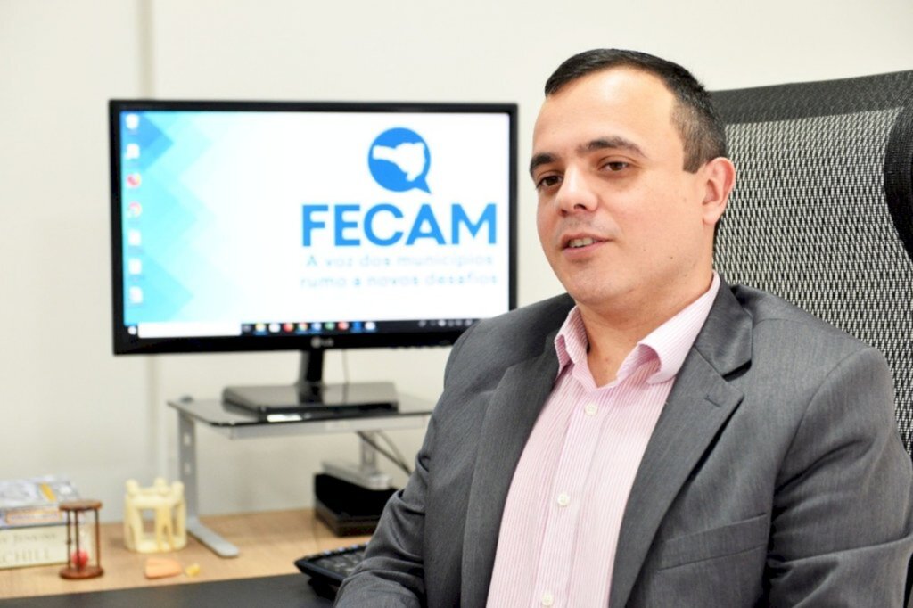 Mafalda Press - Alison Fiuza , economista, coordenador de desenvolvimento econômico sustentável da FECAM.