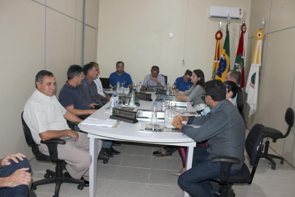 COMEÇA A TRAMITAR NA CÂMARA DE SÃO JOÃO DO SUL  A  LDO - LEI  ORÇAMENTÁRIA ANUAL