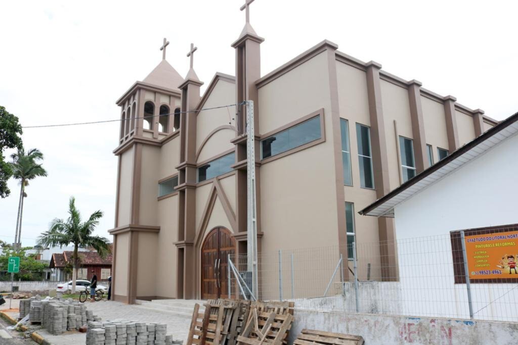 IGREJA SÃO PEDRO SERÁ INAUGURADA NESTE  DOMINGO (17) EM PASSO DE TORRES