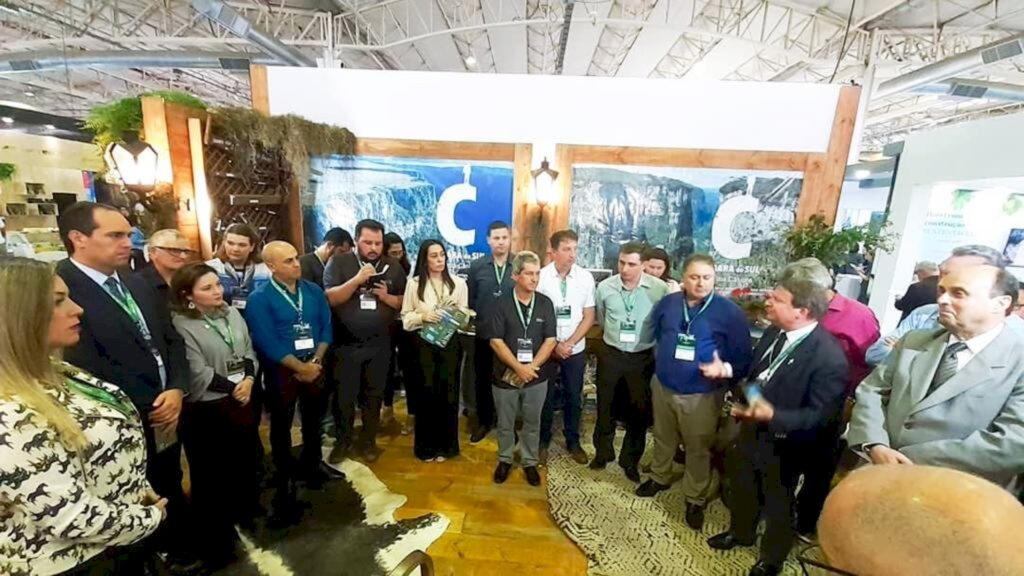 GEORROTEIRO CÂNIONS DO SUL É LANÇADO NA  31ª FEIRA INTERNACIONAL DE TURISMO DE GRAMADO