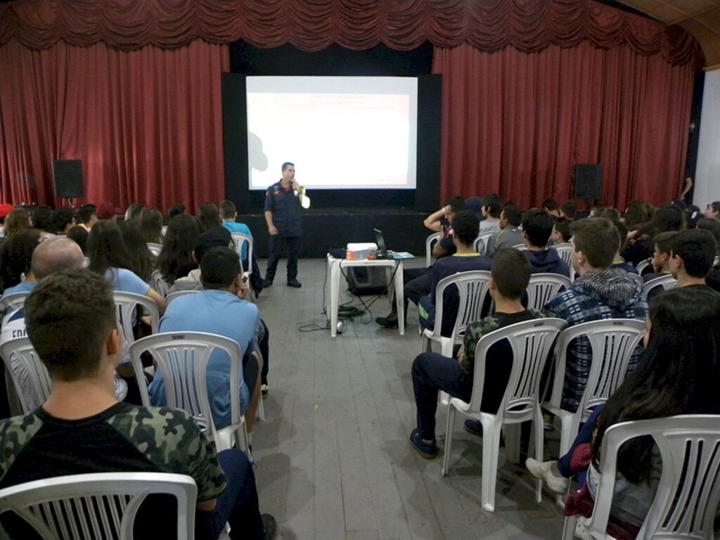 EM PARCERIA, PREFEITURA DE TORRES E CORPO DE BOMBEIROS PROMOVEM CAMPANHA PERMANENTE PARA DESCARTE DE BITUCAS