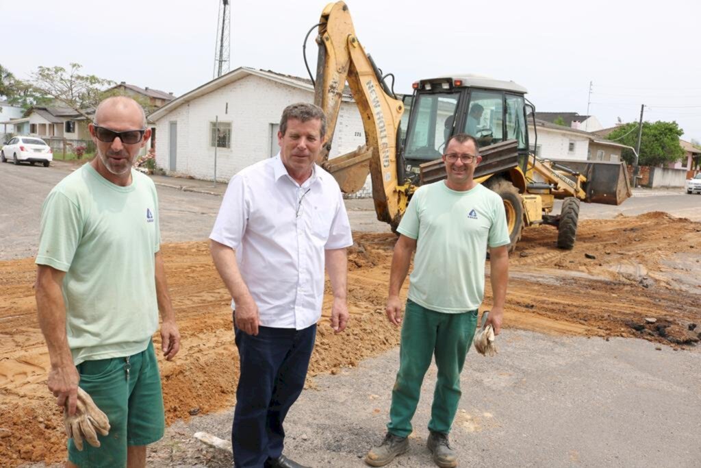 PREFEITURA E CASAN FINALIZAM OBRAS  DE MELHORIAS DA REDE DE ÁGUA DO CENTRO DE SÃO JOÃO DO SUL