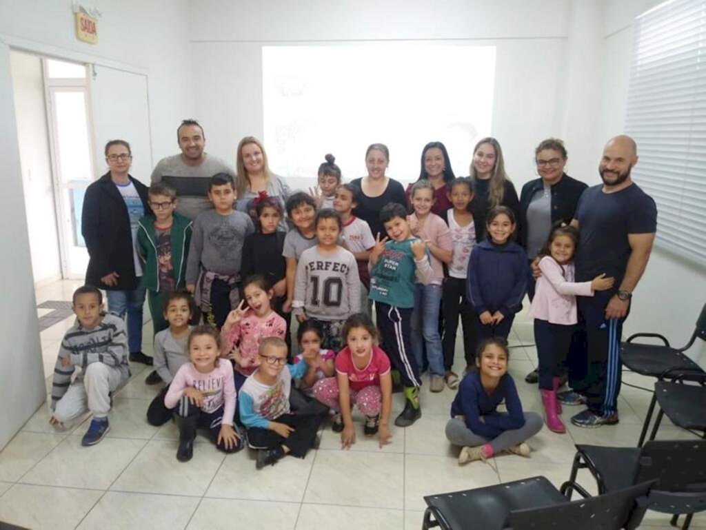 CRAS DE SÃO JOÃO DO SUL  REALIZA PALESTRA SOBRE BULLYING