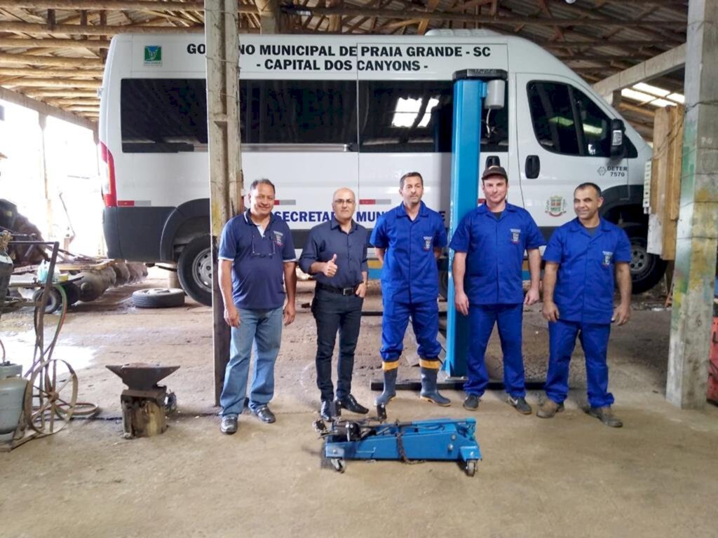 PREFEITURA INVESTE EM UNIFORMES E EQUIPAMENTOS PARA SECRETARIA DE OBRAS