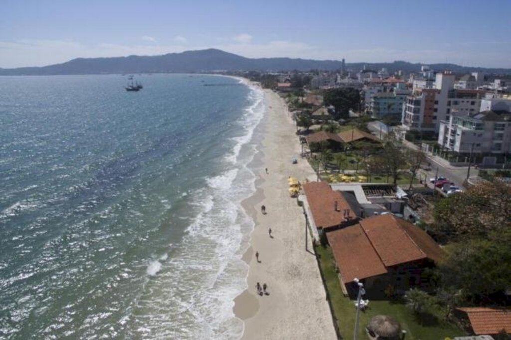 PESQUISADORES DA UFSC ALERTAM SOBRE RISCOS EM DECORRÊNCIA DE DRAGAGEM NA PRAIA DE CANASVIEIRAS