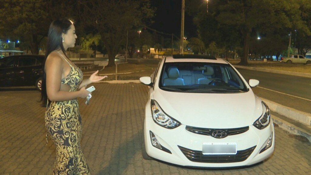 TV Globo/Reprodução - Carro da servidora pública Lana Albuquerque foi