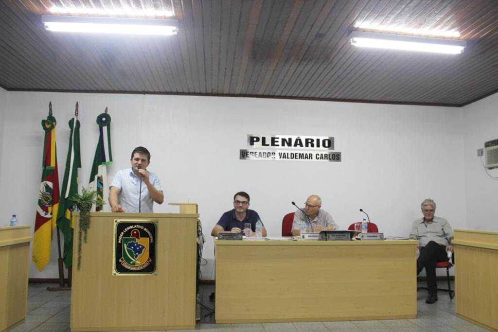 SESSÃO MOVIMENTADA NA CÂMARA DE VEREADORES DE MORRINHOS DO SUL