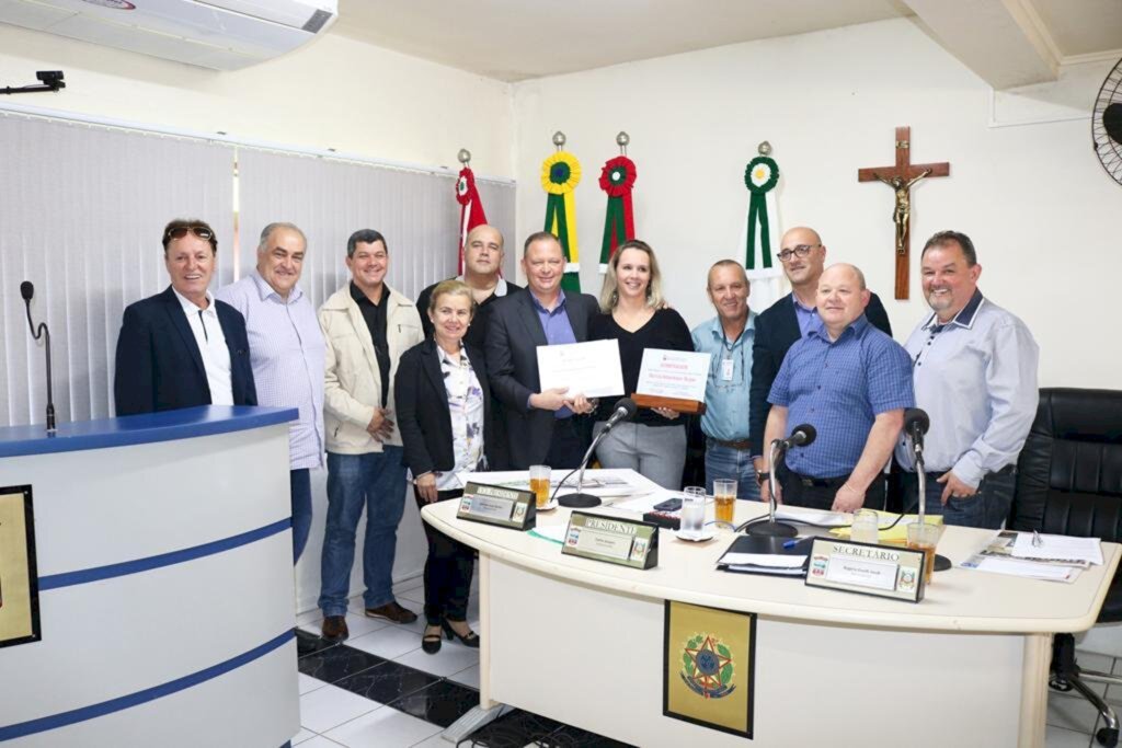 EXPLANAÇÕES MARCAM A SESSÃO DA CÂMARA DE VEREADORES DE TORRES
