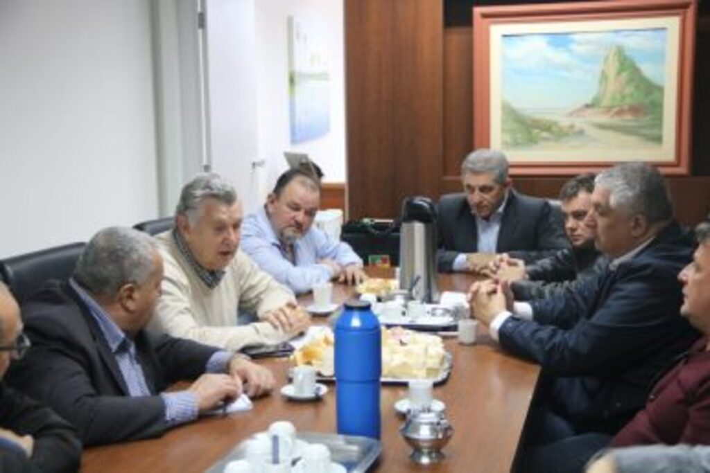REQUISITOS TÉCNICOS IMPEDEM PORTO EM TORRES, MAS CARLOS SOUZA CONTINUA ARTICULANDO PARA O LITORAL NORTE