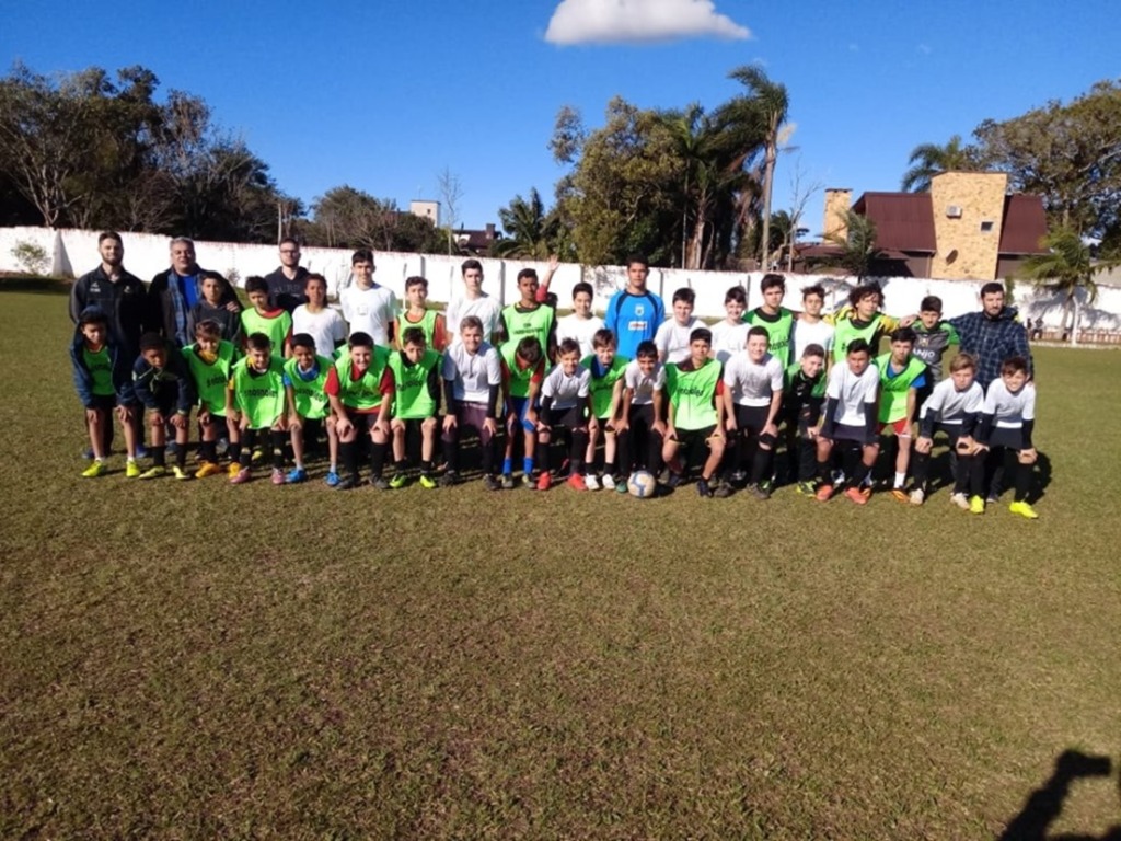 ESCOLA BULCÃO VIANA VAI REPRESENTAR PRAIA GRANDE NA FASE REGIONAL DO MOLEQUE BOM DE BOLA