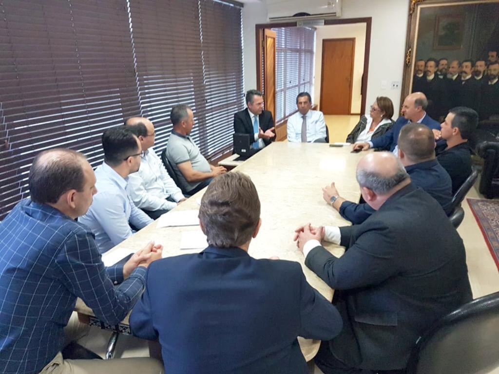 SITUAÇÃO DOS PRODUTORES DE MANDIOCA É DEBATIDA  NA REGIÃO