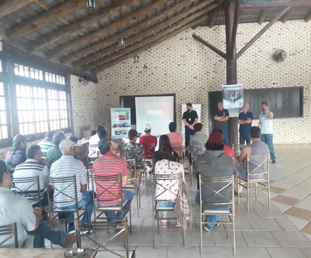 REALIZADO O 1º SEMINÁRIO MUNICIPAL  SOBRE O MARACUJAZEIRO
