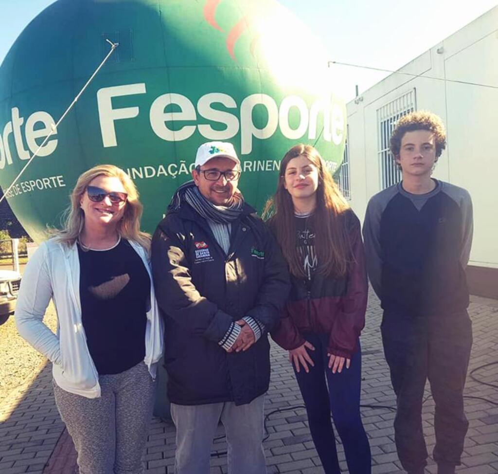 ALUNOS DA EEB MARIA SOLANGE REPRESENTAM O MUNICÍPIO NA FASE ESTADUAL DO JESC