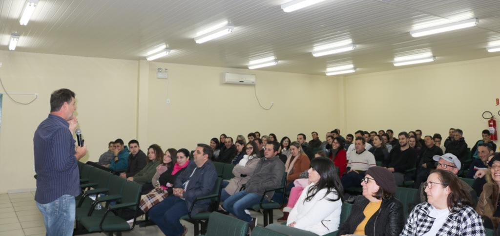 REALIZADA PALESTRA PARA  FUNCIONÁRIOS DA CEPRAG E FAMÍLIARES