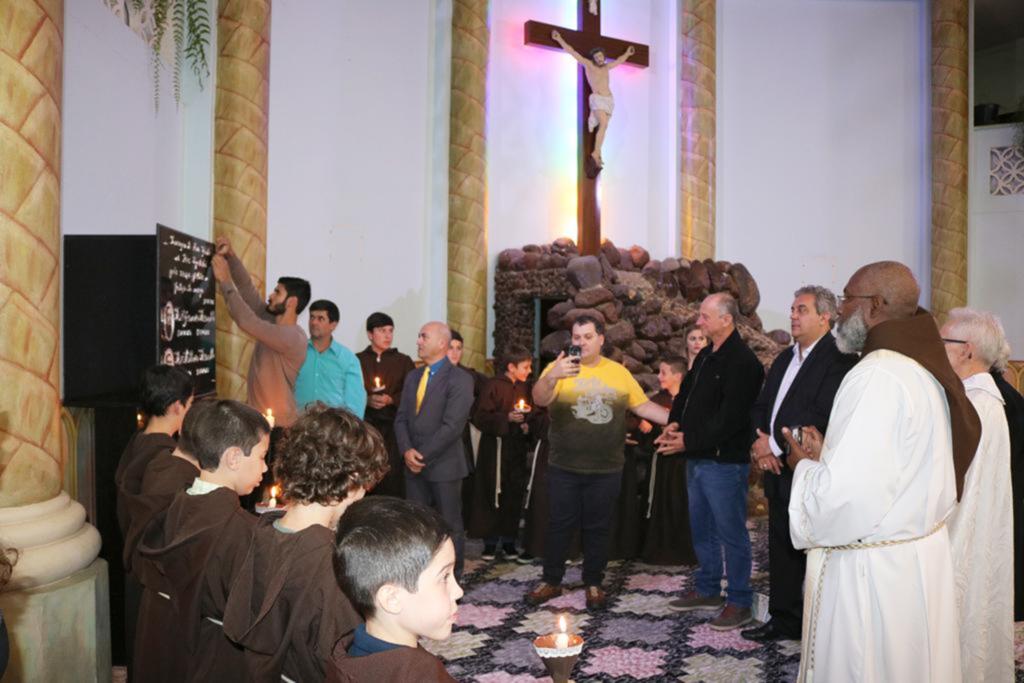 PARÓQUIA SÃO SEBASTIÃO ACOLHE OS RESTOS  MORTAIS DOS FREIS GERVÁSIO E PROTÁSIO FERRONATO