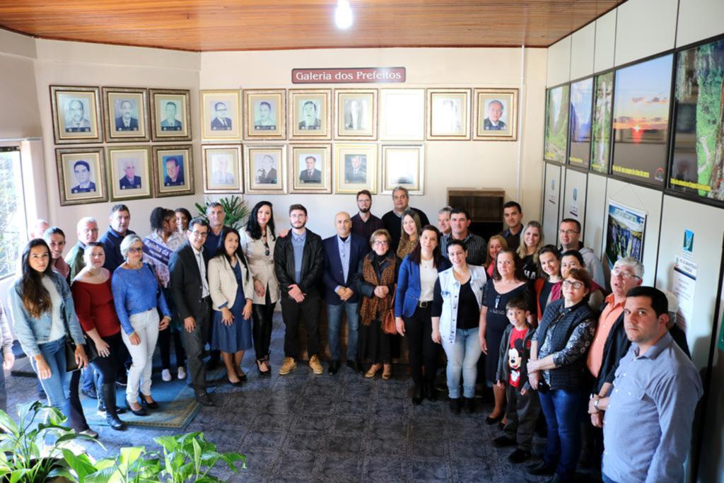 GALERIA DOS PREFEITOS É INAUGURADA NA SEDE ADMINISTRATIVA DA PREFEITURA