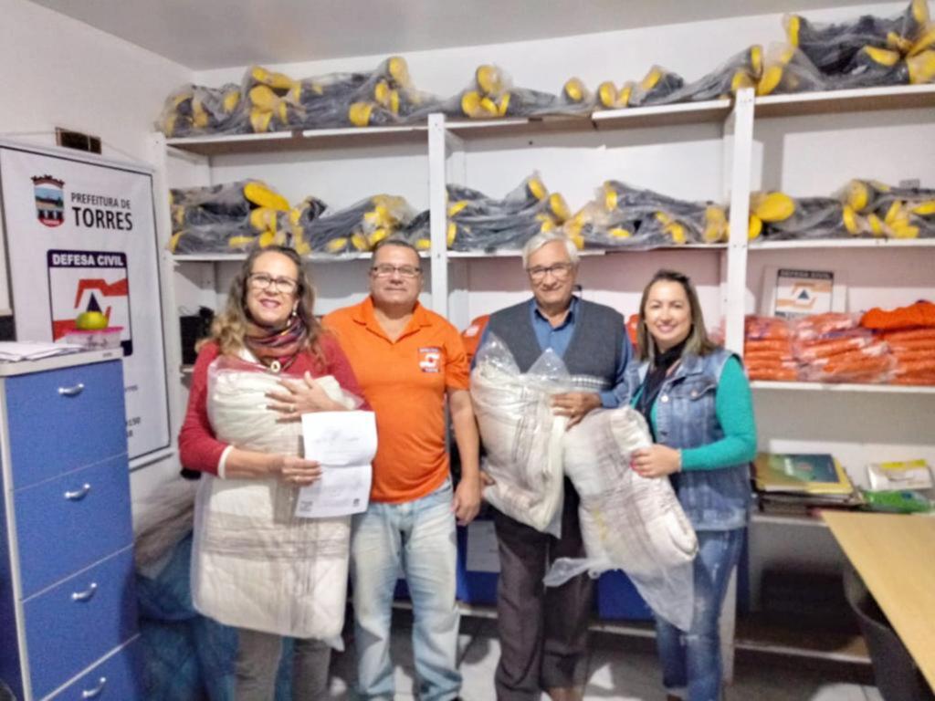 DEFESA CIVIL E SISTEMA FECOMÉRCIO-SESC/SENAC  AQUECEM O INVERNO DA POPULAÇÃO CARENTE