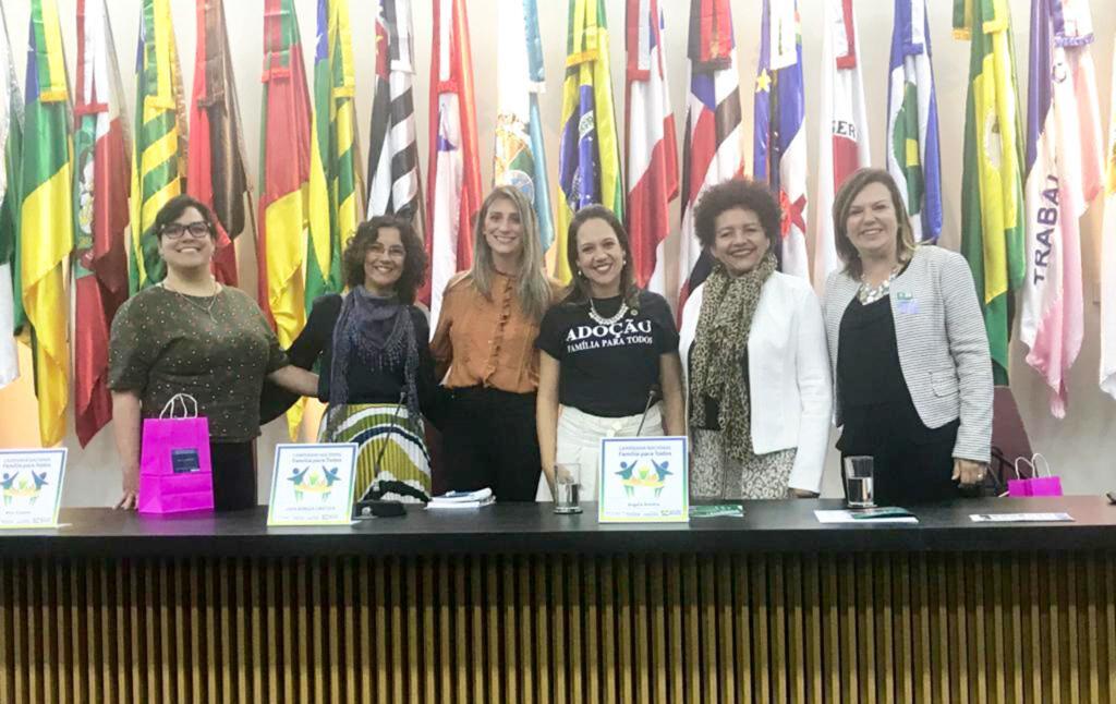 JUÍZA DEFENDE  INOVAÇÕES TECNOLÓGICAS PARA ACELERAR ADOÇÕES