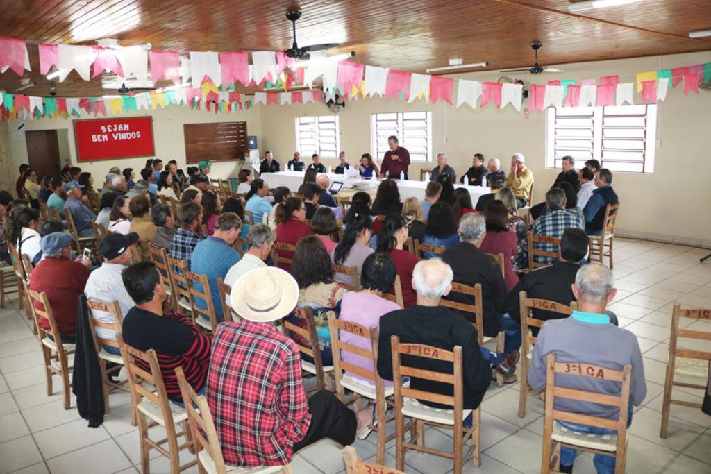 ASSOCIADOS PARTICIPAM DA ASSEMBLEIA DO SINDICATO DOS TRABALHADORES RURAIS