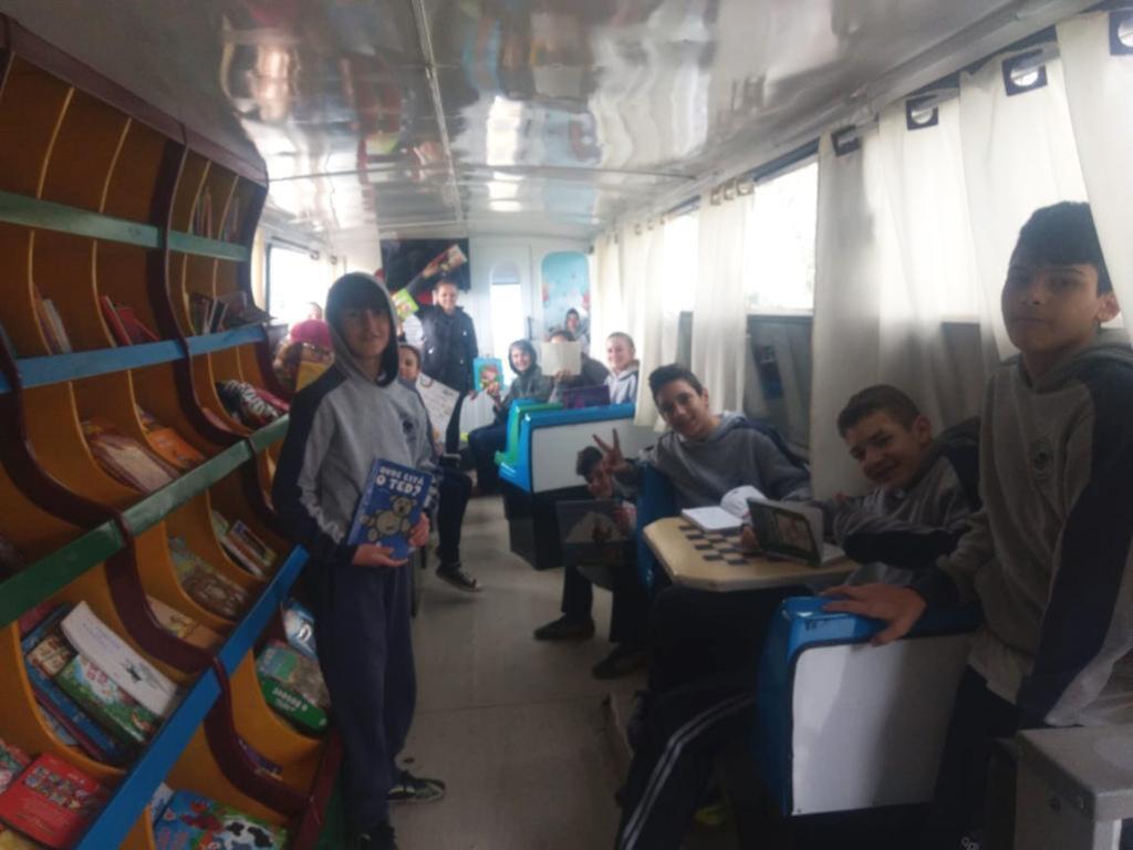 ÔNIBUS LITERÁRIO ITINERANTE É ATRAÇÃO  NAS ESCOLAS DO MUNICÍPIO DE MORRINHOS DO SUL