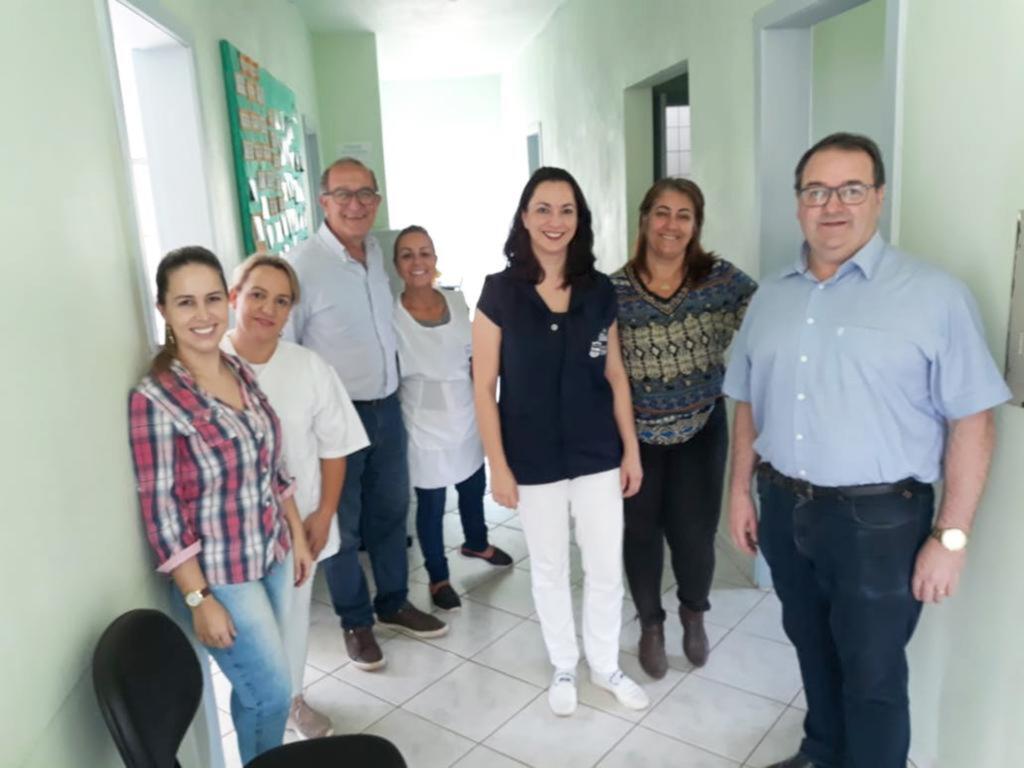 AMORETTI VISITA UNIDADE DE SAÚDE DO RIO VERDE