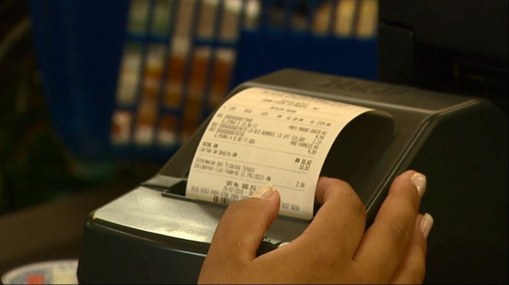 Reprodução/EPTV - Valor aproximado de tributos embutido em cada compra é informado em nota fiscal, mas maioria dos consumidores diz que desconhece a informação