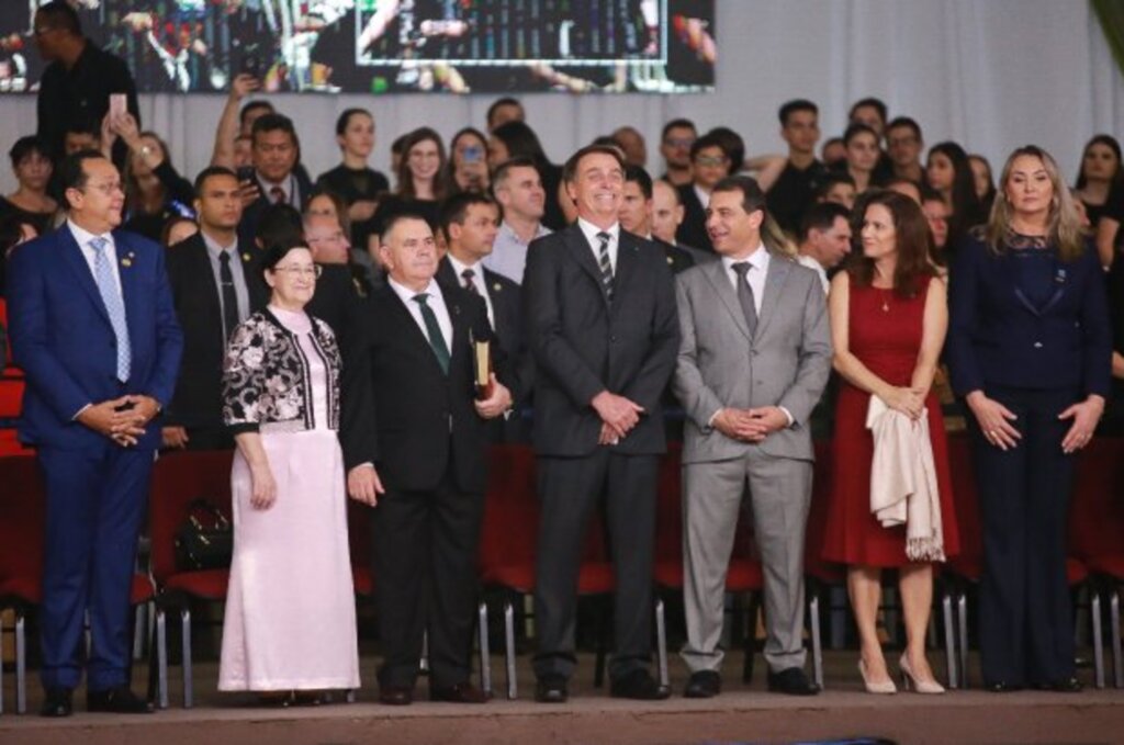 Julio Cavalheiro/Sescom - Governador, acompanhado pela esposa, a vice e o presidente Bolsonaro