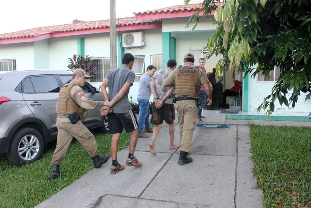 PM PRENDE SUSPEITOS DE ASSALTO