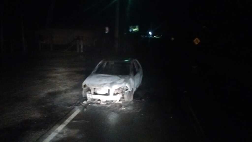 VEÍCULO PEGA FOGO EM SÃO JOÃO DO SUL