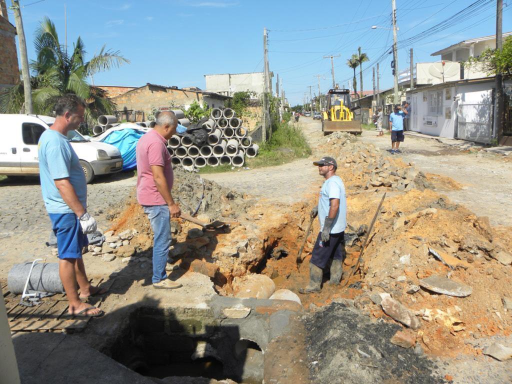COMEÇA OBRA DE REDE PLUVIAL NA RUA RECIFE - BAIRRO VILA NOVA EM TORRES