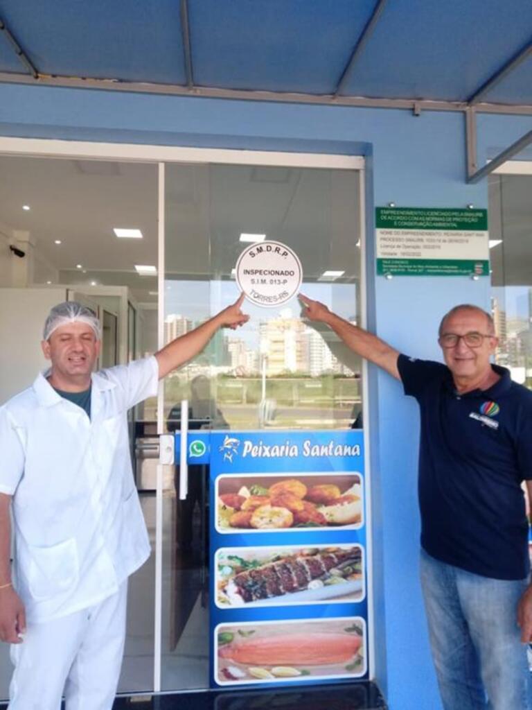PREFEITURA ENTREGA  PRIMEIRA CERTIFICAÇÃO PARA ENTREPOSTO DE PESCADO EM TORRES