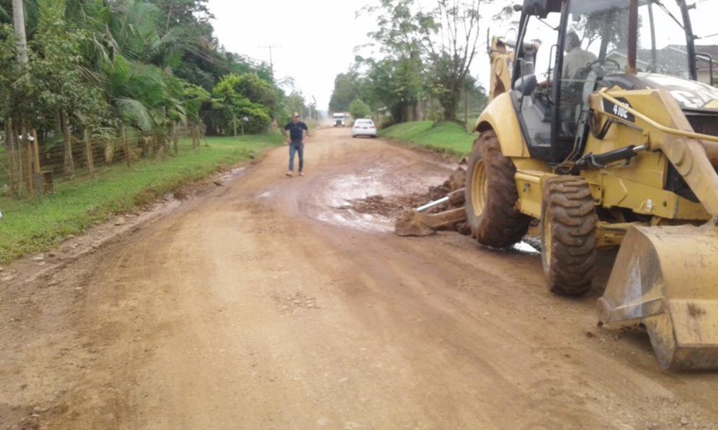 PREFEITURA REALIZA OBRA DE MANUTENÇÃO DA RODOVIA SC-108 QUE LIGA PRAIA GRANDE A JACINTO MACHADO