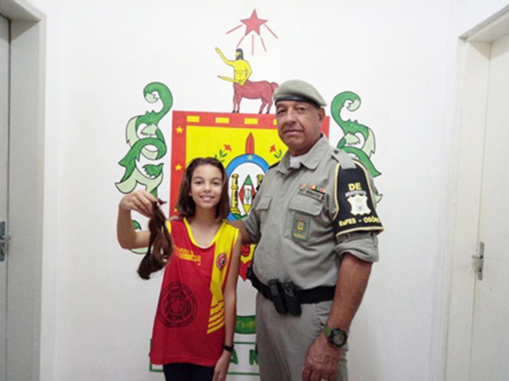 HOMENS APOIAM CAMPANHA CABELOS DE AÇO DAS BRIGADIANAS