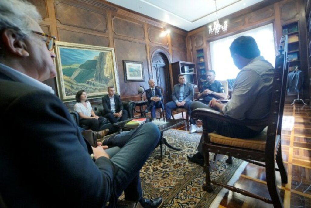 GOVERNADOR APRESENTA SANTA CATARINA PARA REPRESENTANTE DE UM DOS MAIORES GRUPOS INTERNACIONAIS DE TURISMO