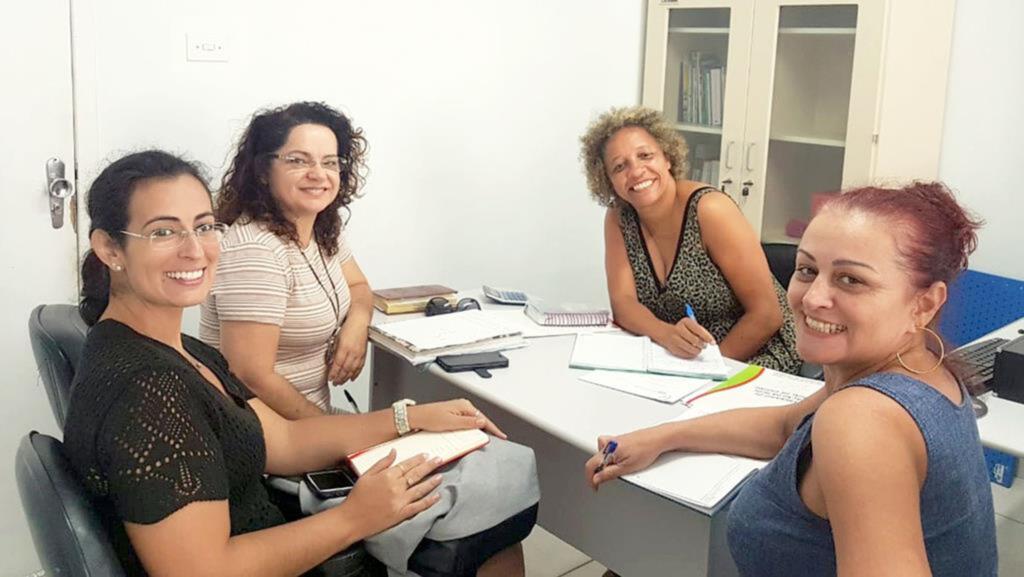 REUNIÃO DEBATE PARCERIAS DE EDUCAÇÃO AMBIENTAL PARA ALUNOS E PROFESSORES