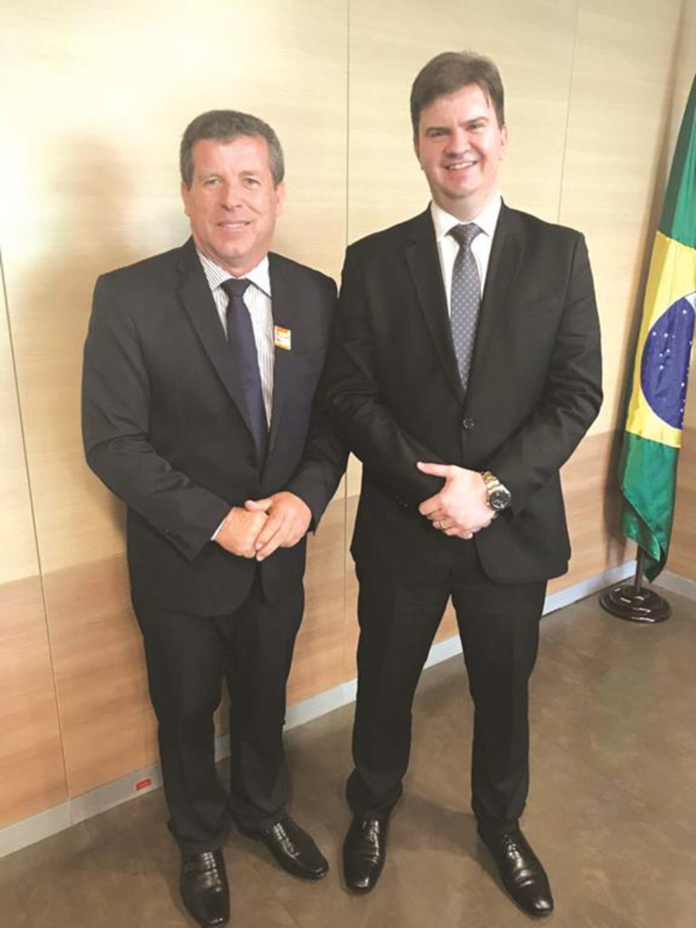 EM BUSCA DE RECURSOS NA CAPITAL FEDERAL
