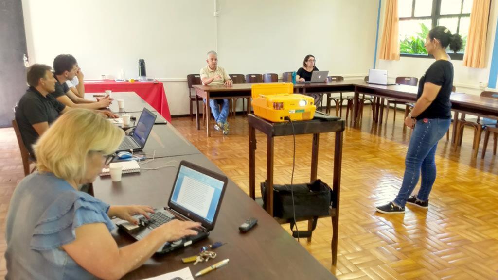 COMITÊ ARARANGUÁ BUSCARÁ ESCLARECIMENTOS SOBRE MORTE DE PEIXES NA PRAIA