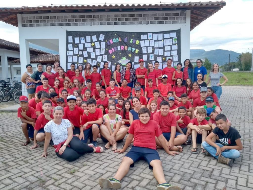 ESCOLA DE PRAIA GRANDE ABRE O ANO LETIVO COM TRABALHO VOLTADO PARA O RESPEITO ÀS DIFERENÇAS