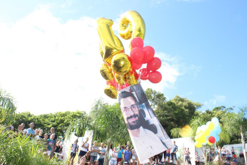 CENTENAS DE FIÉIS PARTICIPARAM DA  XXVII CAMINHADA EM HOMENAGEM AO FREI ADERCIDE