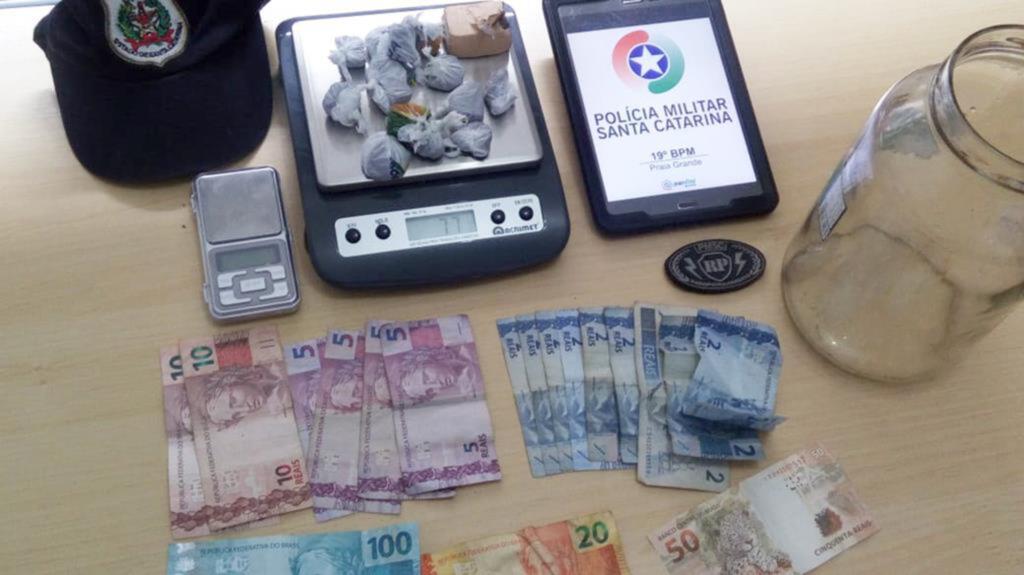 POLÍCIA MILITAR PRENDE AUTORES DE FURTO E RECUPERA PRODUTOS