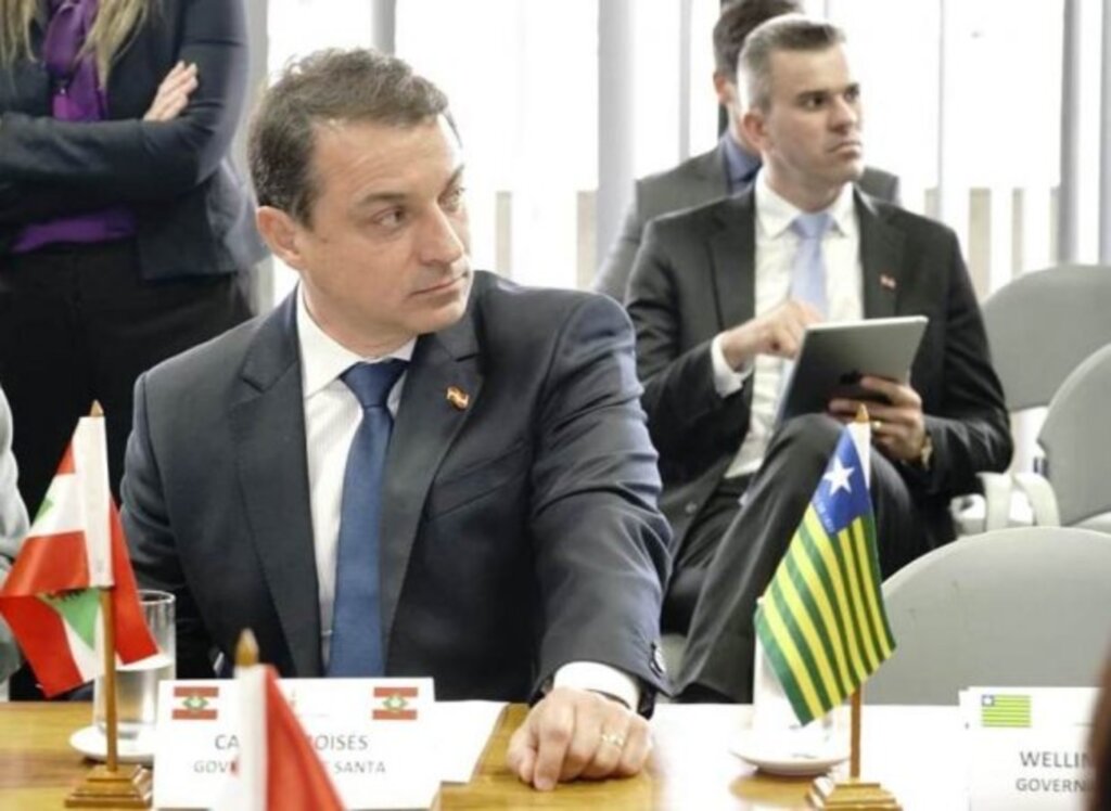PREOCUPADO COM A CRISE ECONÔMICA EM SANTA CATARINA, GOVERNADOR VAI A BRASÍLIA EM BUSCA DE SOLUÇÕES