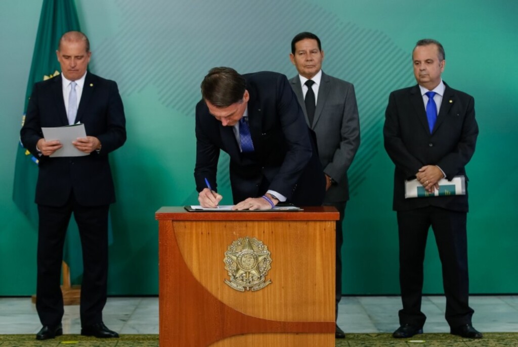 Alan Santos/PR - Presidente Jair Bolsonaro assina MP que visa coibir fraudes no INSS