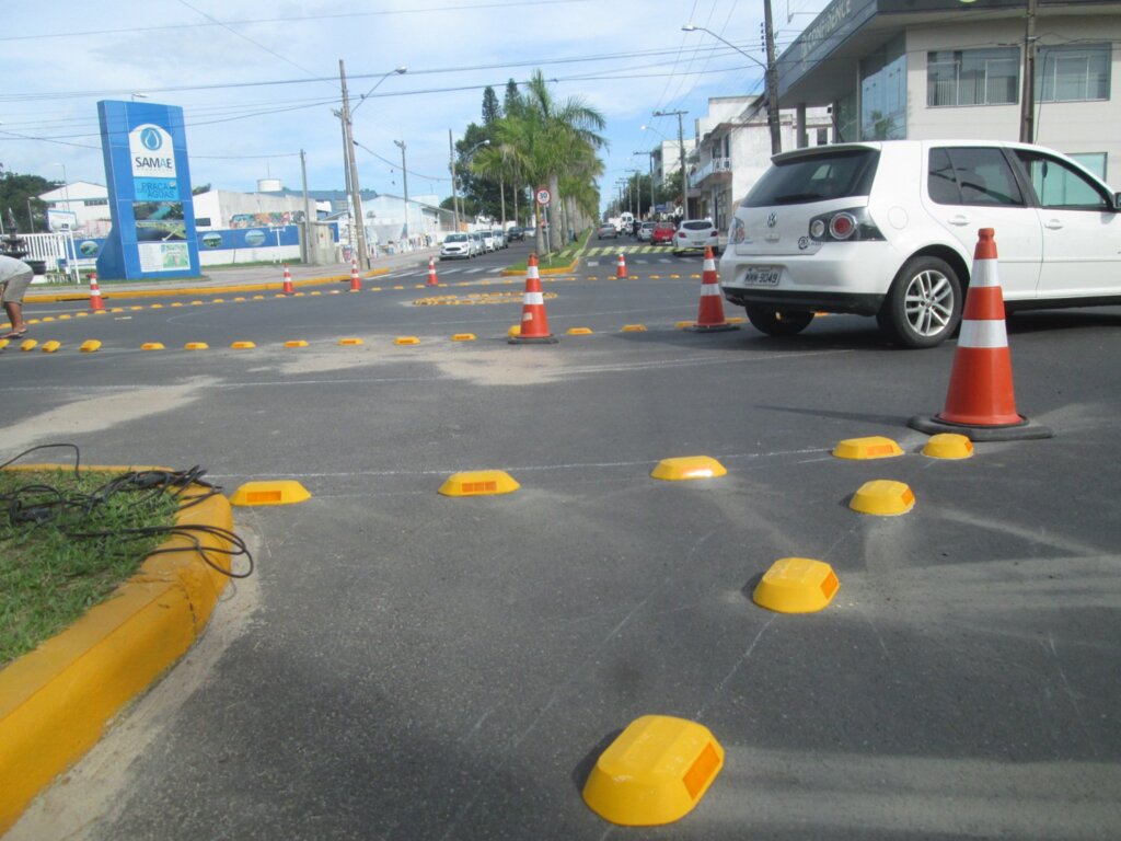 TRÂNSITO: ENTENDA A NOVA ROTATÓRIA NO CENTRO DE ARARANGUÁ