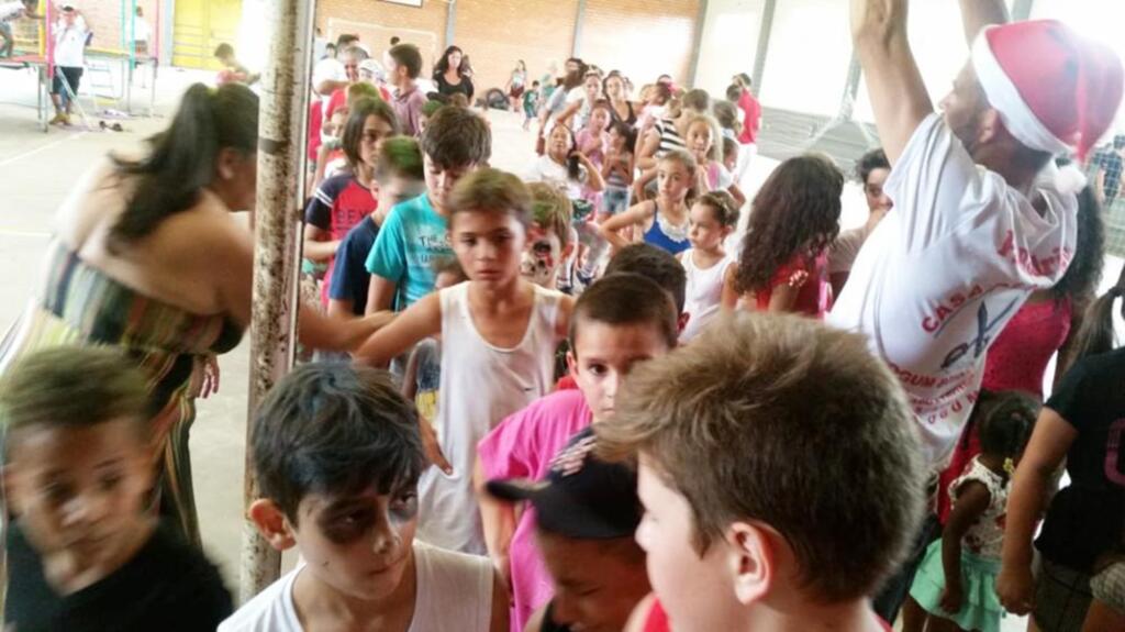 MAIS DE 200 CRIANÇAS PARTICIPAM DE AÇÃO SOLIDÁRIA