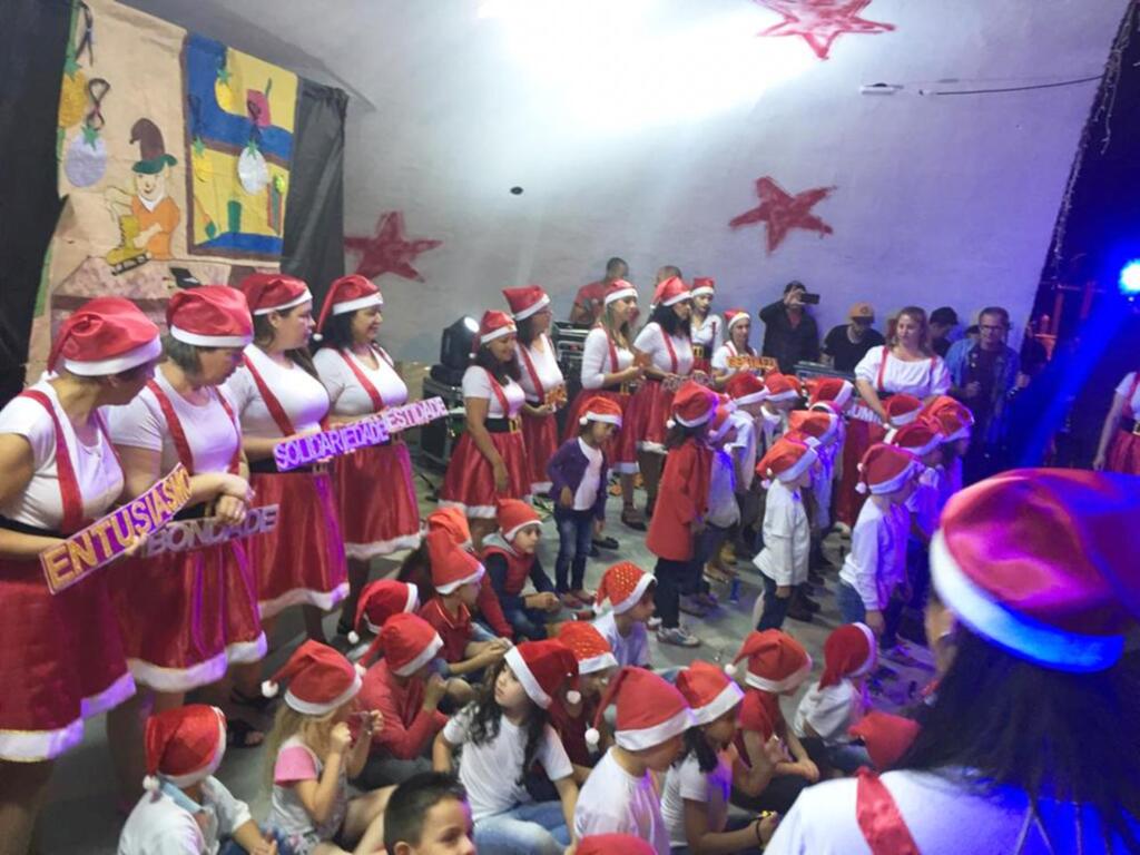 2º SONHOS DE NATAL SEGUE  ENCANTANDO EM PASSO DE TORRES