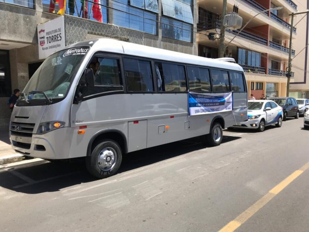 PREFEITURA ADQUIRE ÔNIBUS COM ACESSIBILIDADE PARA TRANSPORTE DE PACIENTES